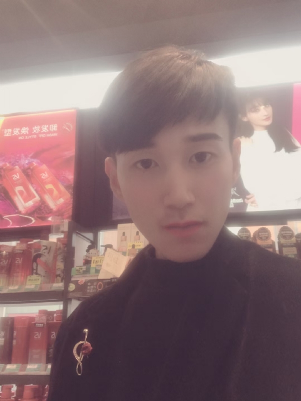 唯美的爱情故事的第一张照片--兰州相亲服务中心