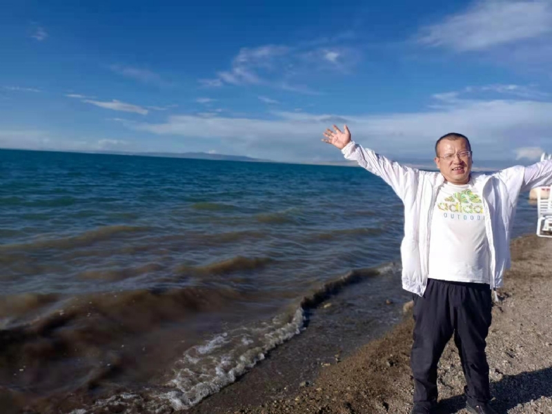 蜜蜂的第一张照片--兰州相亲服务中心