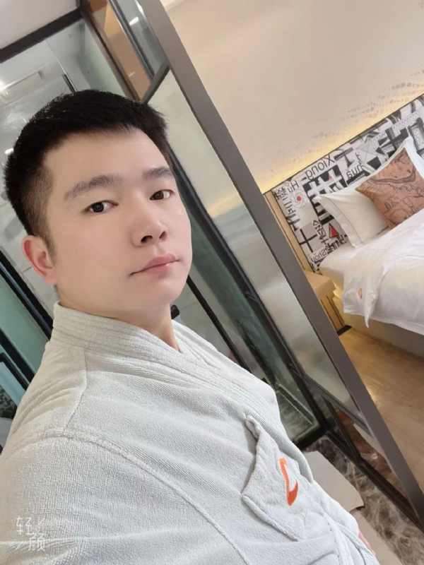 绿帽的第一张照片--兰州相亲服务中心