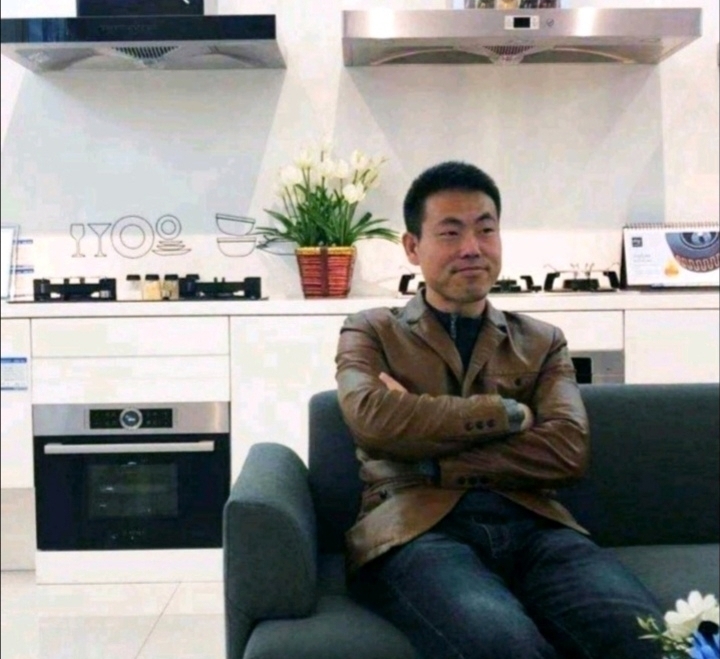 奋斗的执着的第一张照片--兰州相亲服务中心