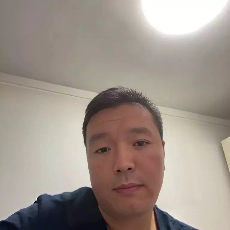 穿唐装的松鼠的第一张照片--兰州相亲服务中心