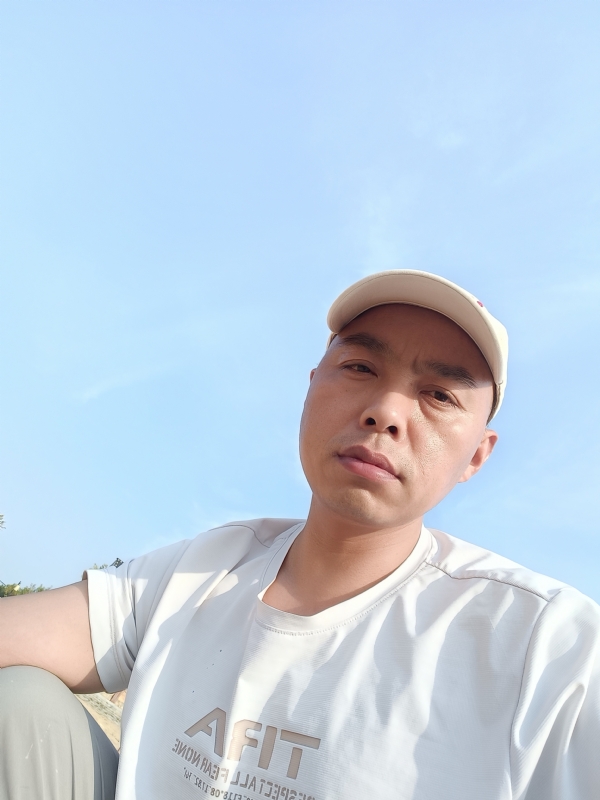 哥哥的第一张照片--兰州相亲服务中心