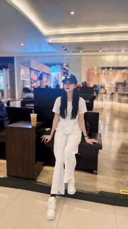 卖火柴的小女孩的第一张照片--兰州相亲服务中心