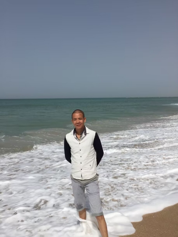 飞雪飘零的第二张照片--兰州相亲服务中心