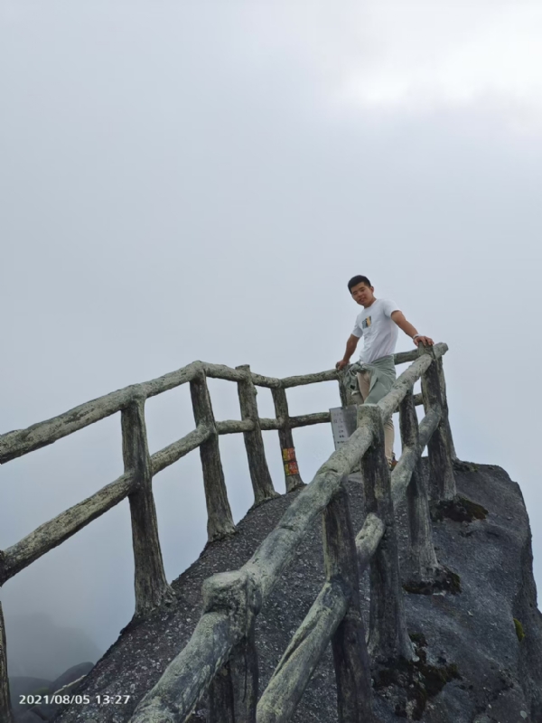 灰色轨迹的第一张照片--兰州相亲服务中心