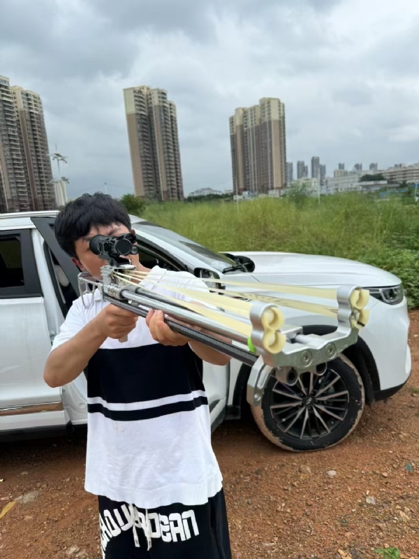 凌其飞的第三张照片--兰州相亲服务中心