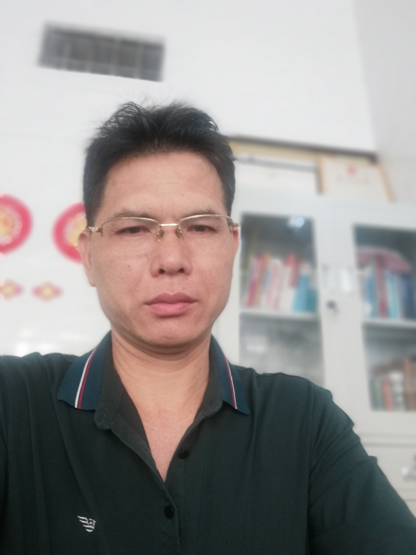 后视镜的第二张照片--兰州相亲服务中心