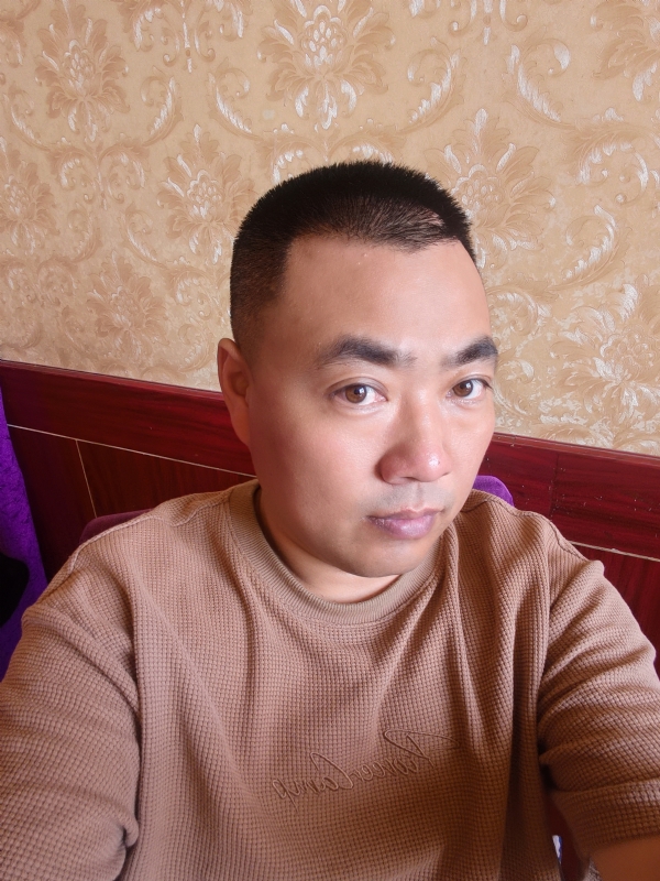 擦亮眼睛向前看的第一张照片--兰州相亲服务中心