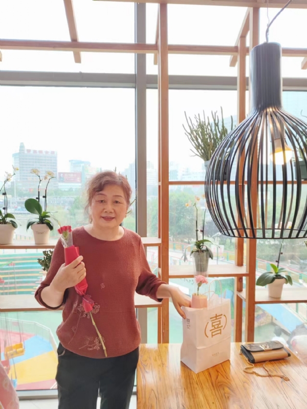 静香的第一张照片--兰州相亲服务中心