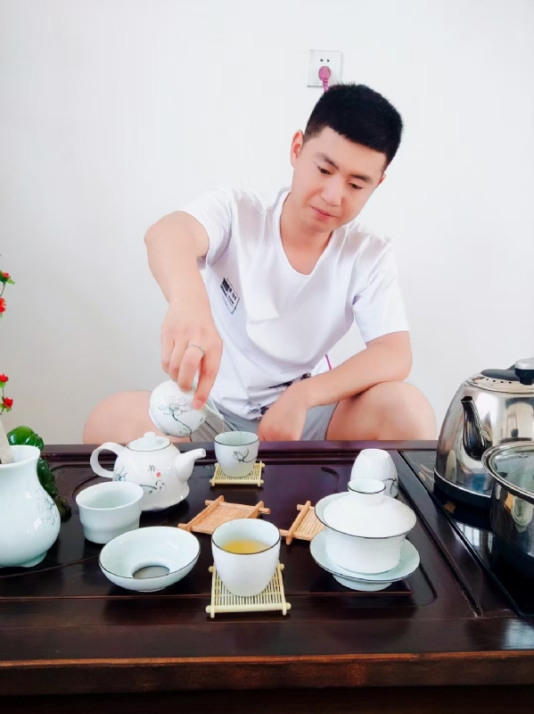 日月的第二张照片--兰州相亲服务中心